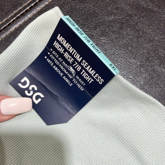 DSG Women's Momentum Seamless 7/8 Legging - Picture 5 of 11